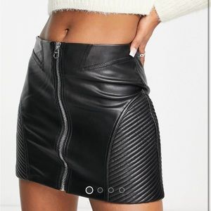 Never Worn “Berksha Zip-up Faux Leather Mini Skirt”